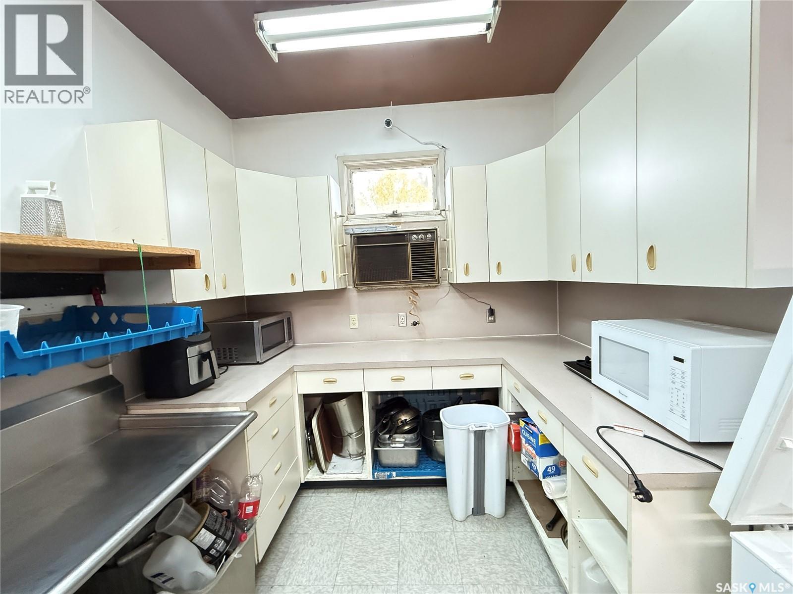 303 1st Avenue E, Gravelbourg, Saskatchewan  S0H 1X0 - Photo 12 - SK026334