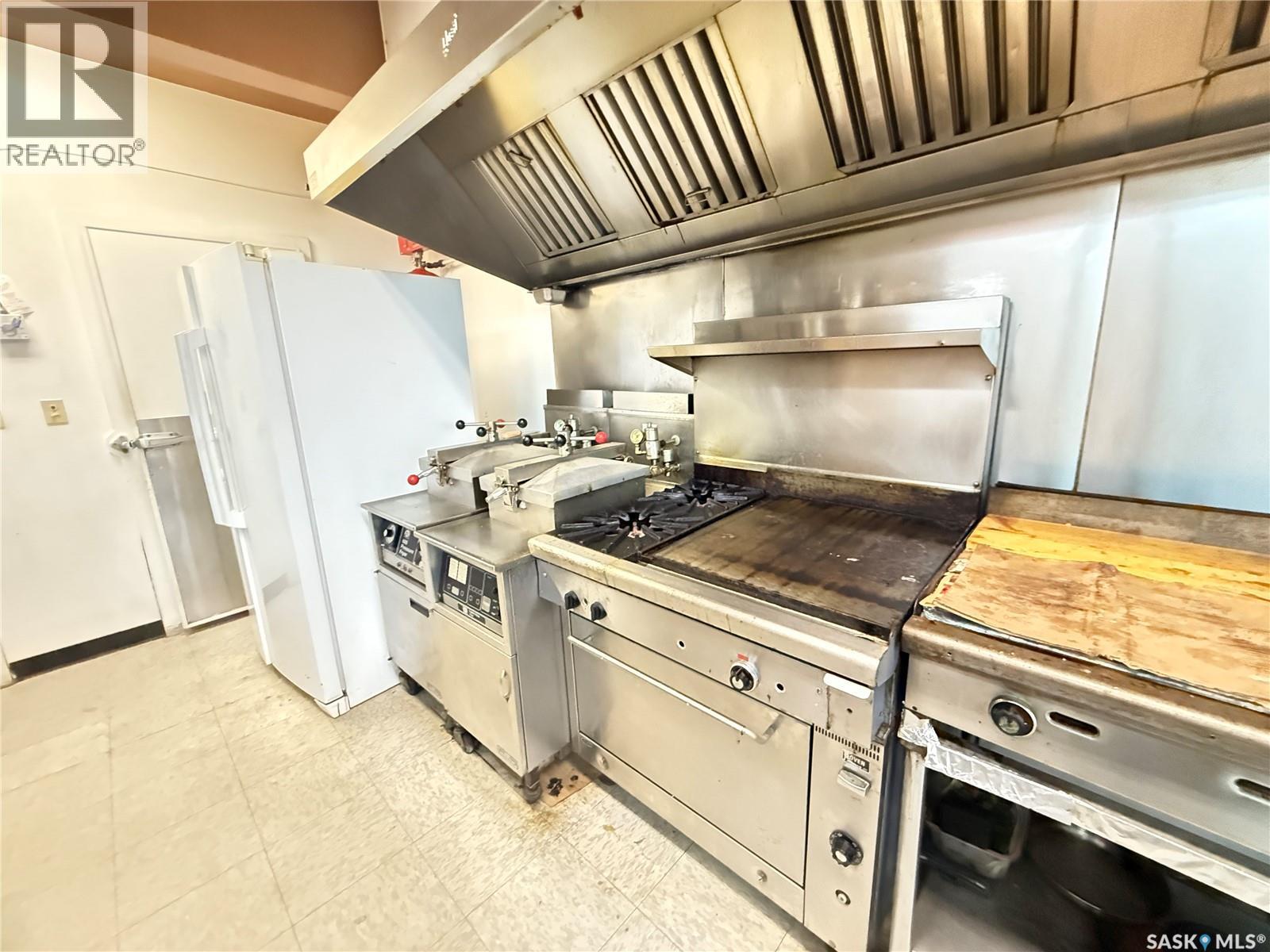 303 1st Avenue E, Gravelbourg, Saskatchewan  S0H 1X0 - Photo 16 - SK026334