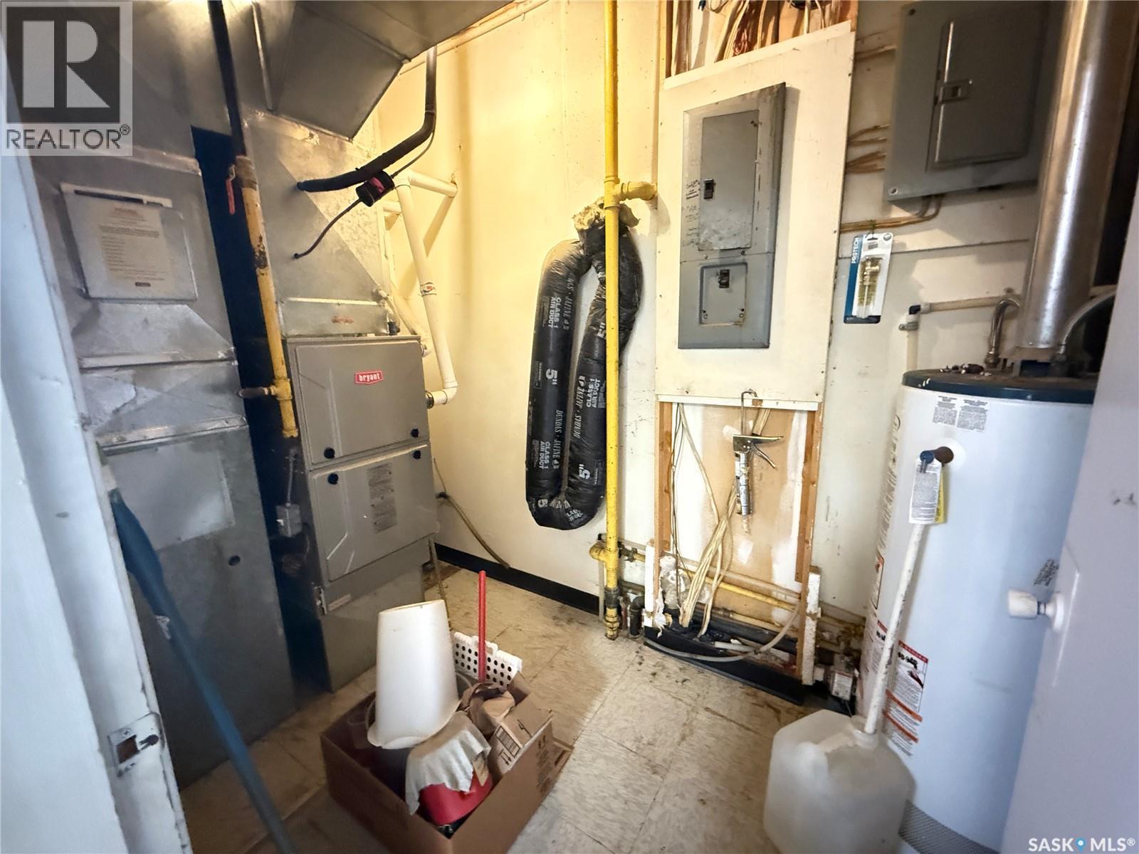 303 1st Avenue E, Gravelbourg, Saskatchewan  S0H 1X0 - Photo 20 - SK026334