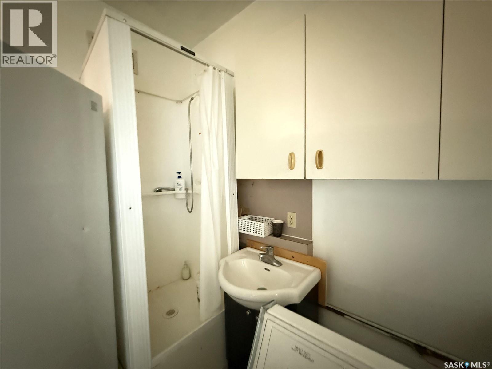 303 1st Avenue E, Gravelbourg, Saskatchewan  S0H 1X0 - Photo 24 - SK026334