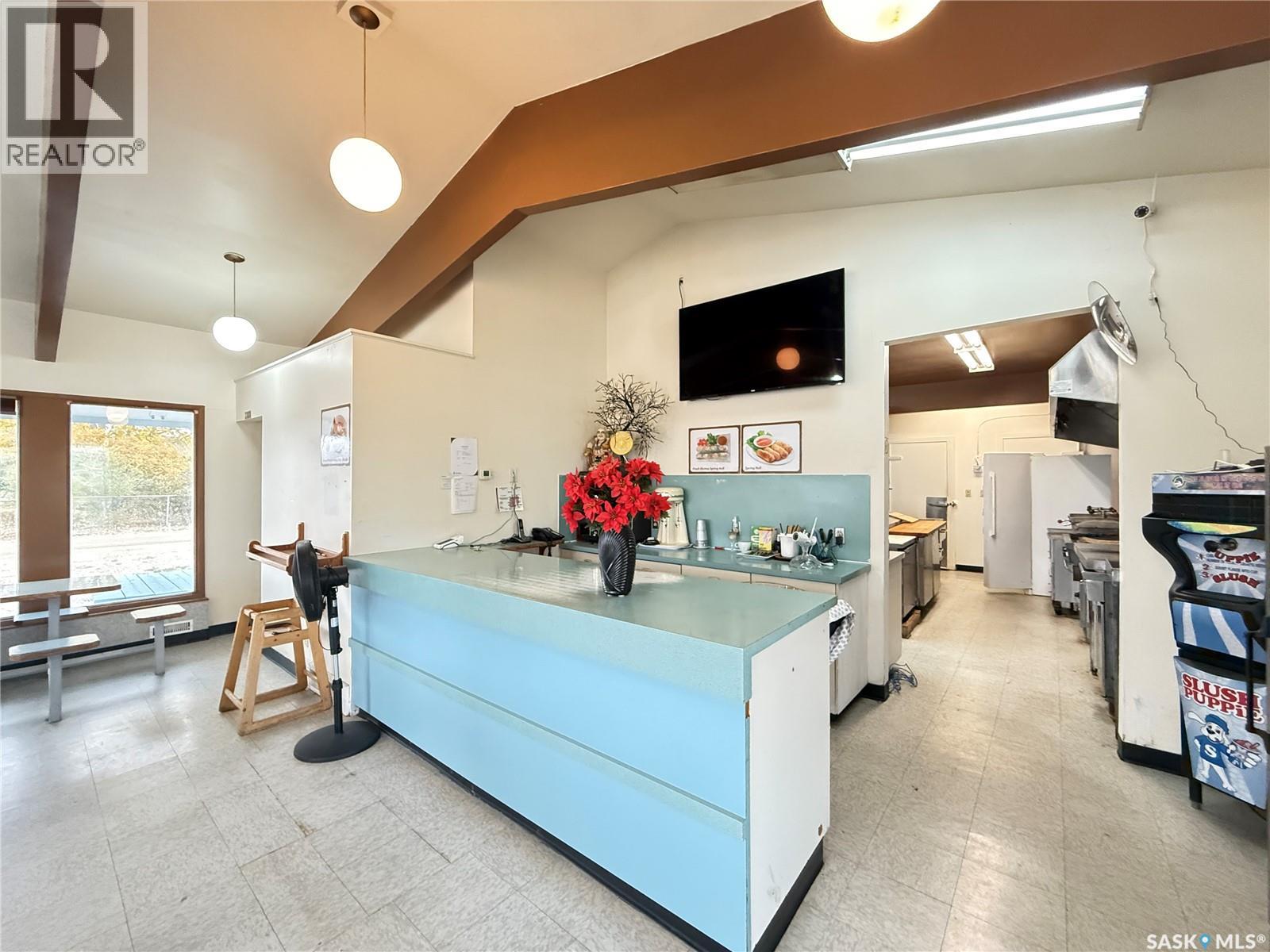 303 1st Avenue E, Gravelbourg, Saskatchewan  S0H 1X0 - Photo 5 - SK026334