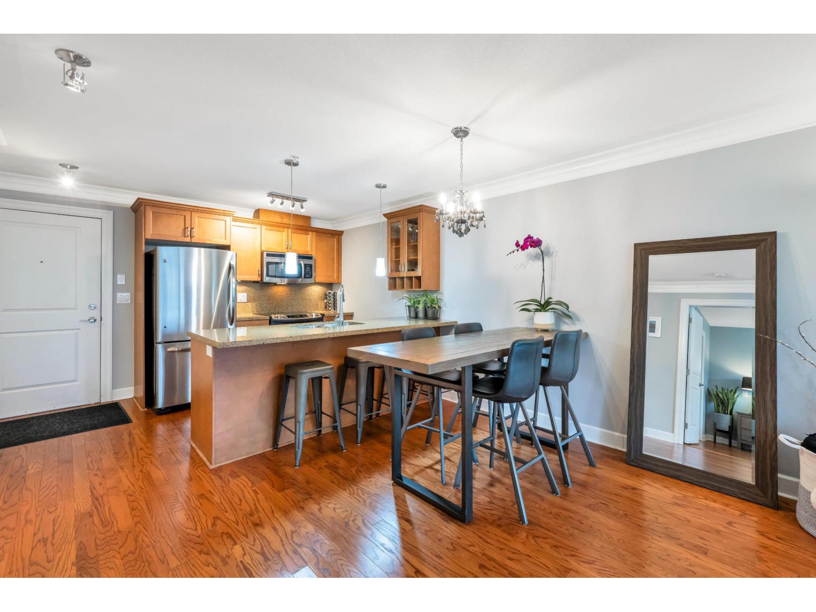 206 15357 Roper Avenue, White Rock, British Columbia V4B 2G2 - Photo 9 - R3075755