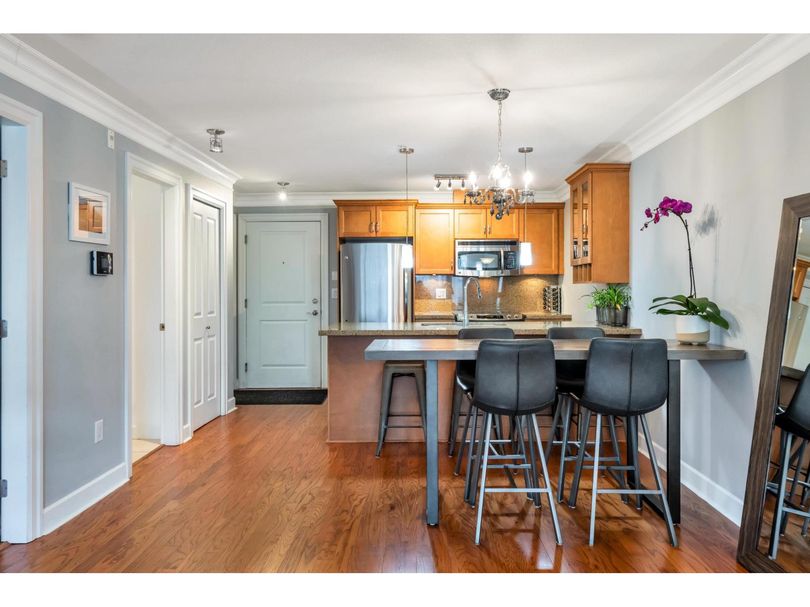 206 15357 Roper Avenue, White Rock, British Columbia V4B 2G2 - Photo 8 - R3075755