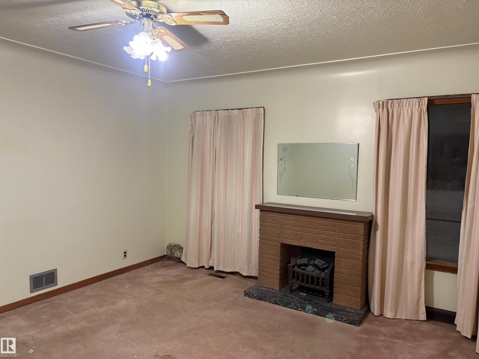 11503 102 St Nw, Edmonton, Alberta  T5G 2E8 - Photo 2 - E4469224