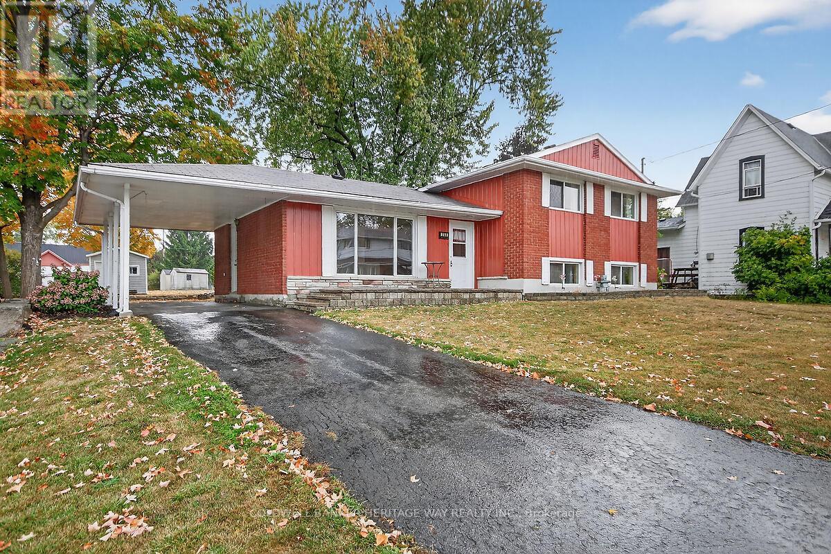 268 Ottawa Street, Mississippi Mills, Ontario  K0A 1K0 - Photo 2 - X12670422