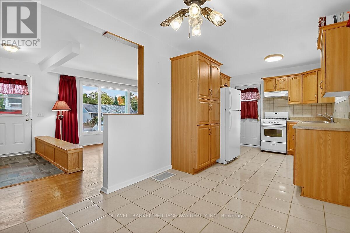 268 Ottawa Street, Mississippi Mills, Ontario  K0A 1K0 - Photo 8 - X12670422