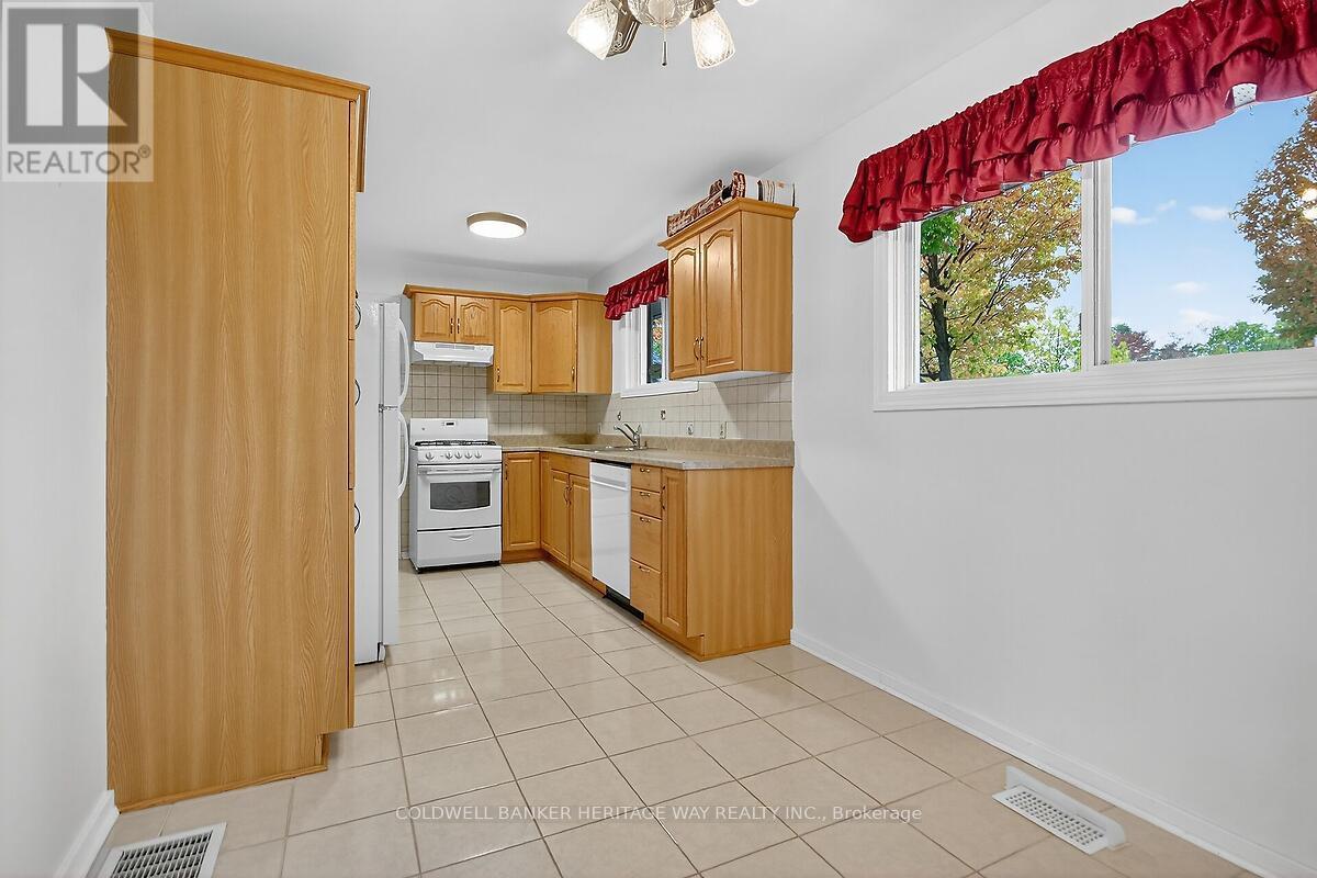 268 Ottawa Street, Mississippi Mills, Ontario  K0A 1K0 - Photo 9 - X12670422