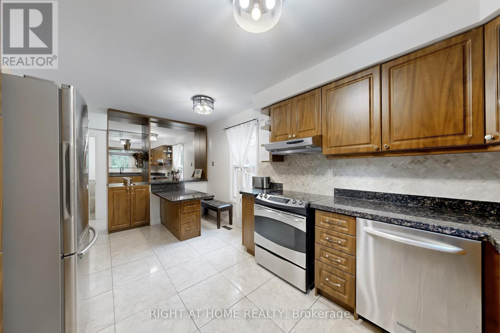 52 Breckonwood Crescent, Markham, Ontario  L3T 5E8 - Photo 19 - N12670416