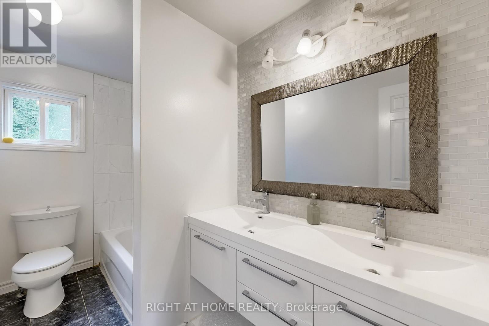 52 Breckonwood Crescent, Markham, Ontario  L3T 5E8 - Photo 36 - N12670416