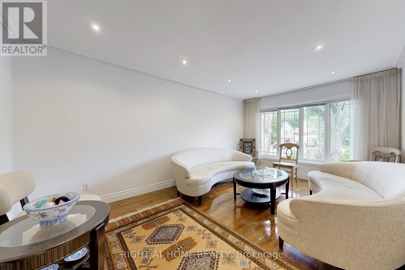 52 Breckonwood Crescent, Markham, Ontario  L3T 5E8 - Photo 7 - N12670416