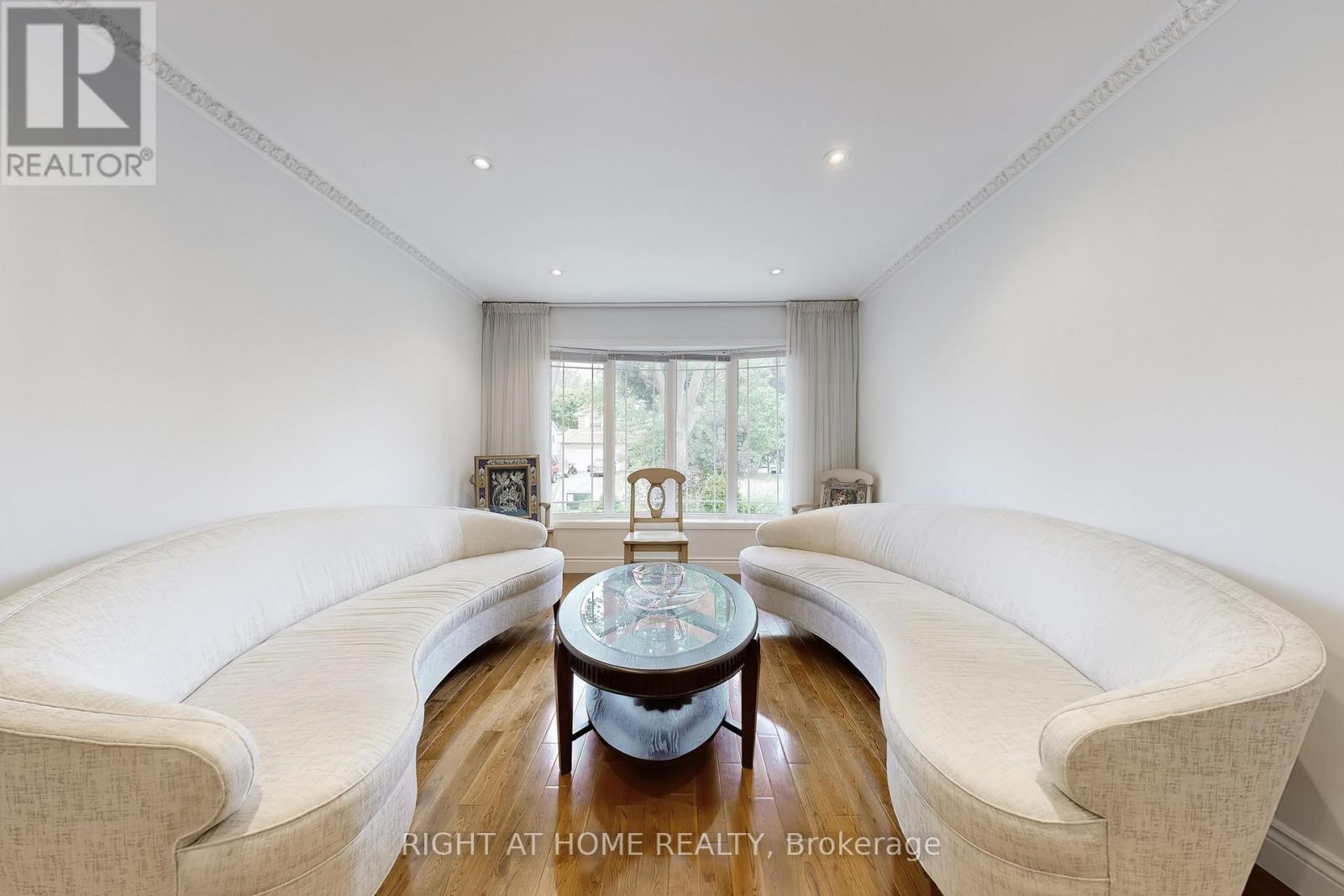 52 Breckonwood Crescent, Markham, Ontario  L3T 5E8 - Photo 8 - N12670416