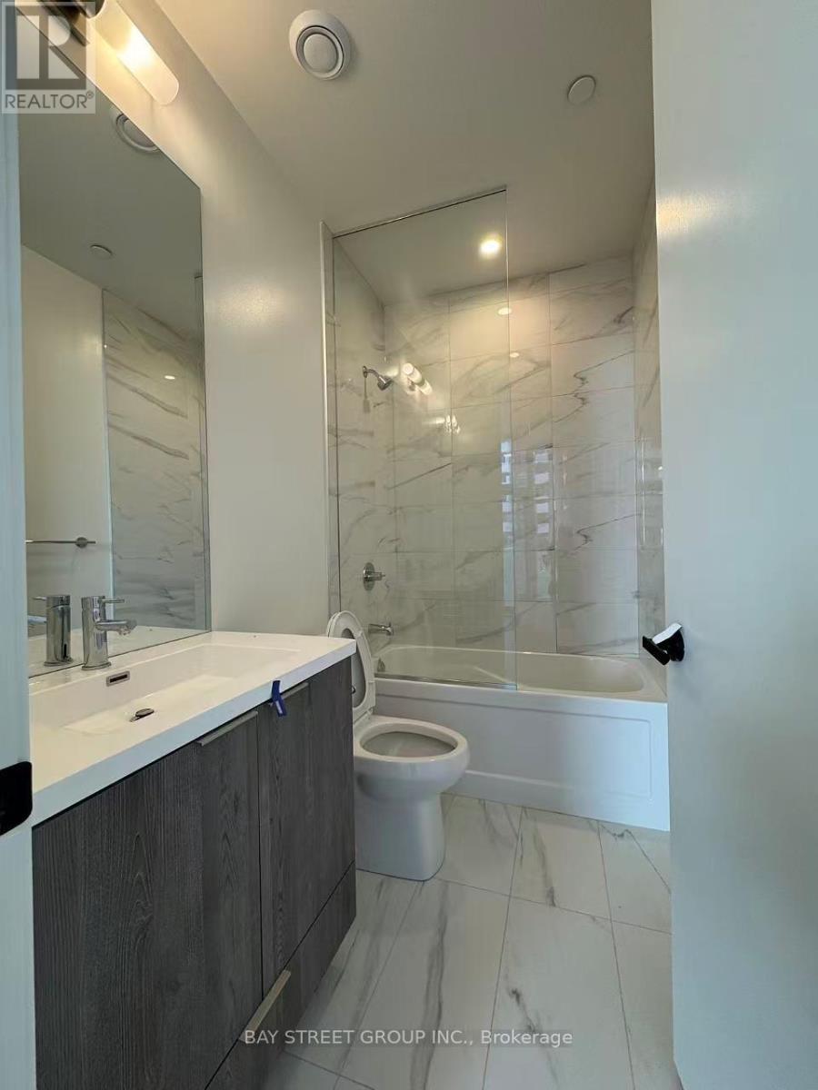 601 - 8 Interchang Way, Vaughan, Ontario  L4K 0R2 - Photo 5 - N12670430