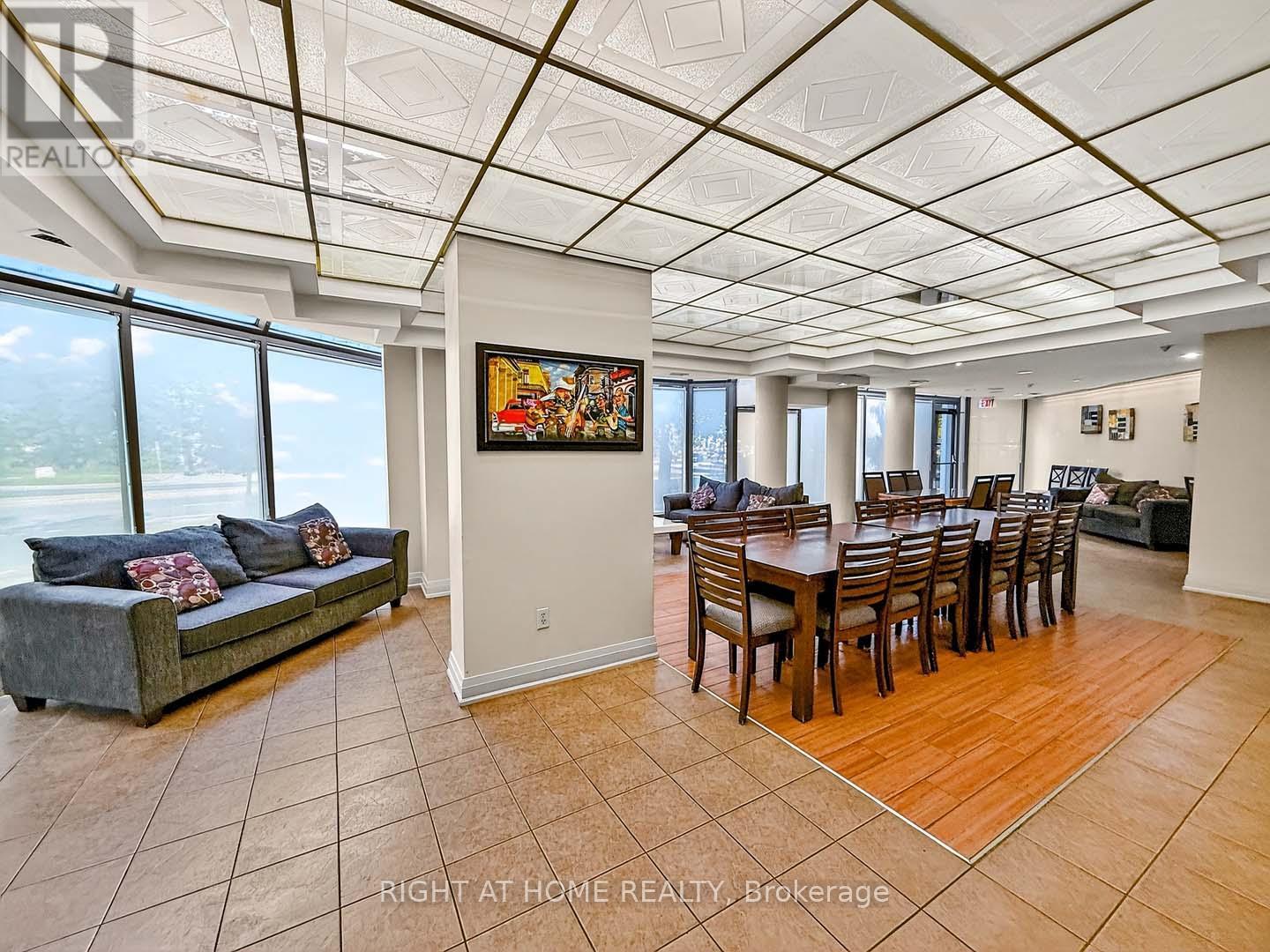 2204 - 400 Webb Drive, Mississauga, Ontario  L5B 3Z7 - Photo 35 - W12608322