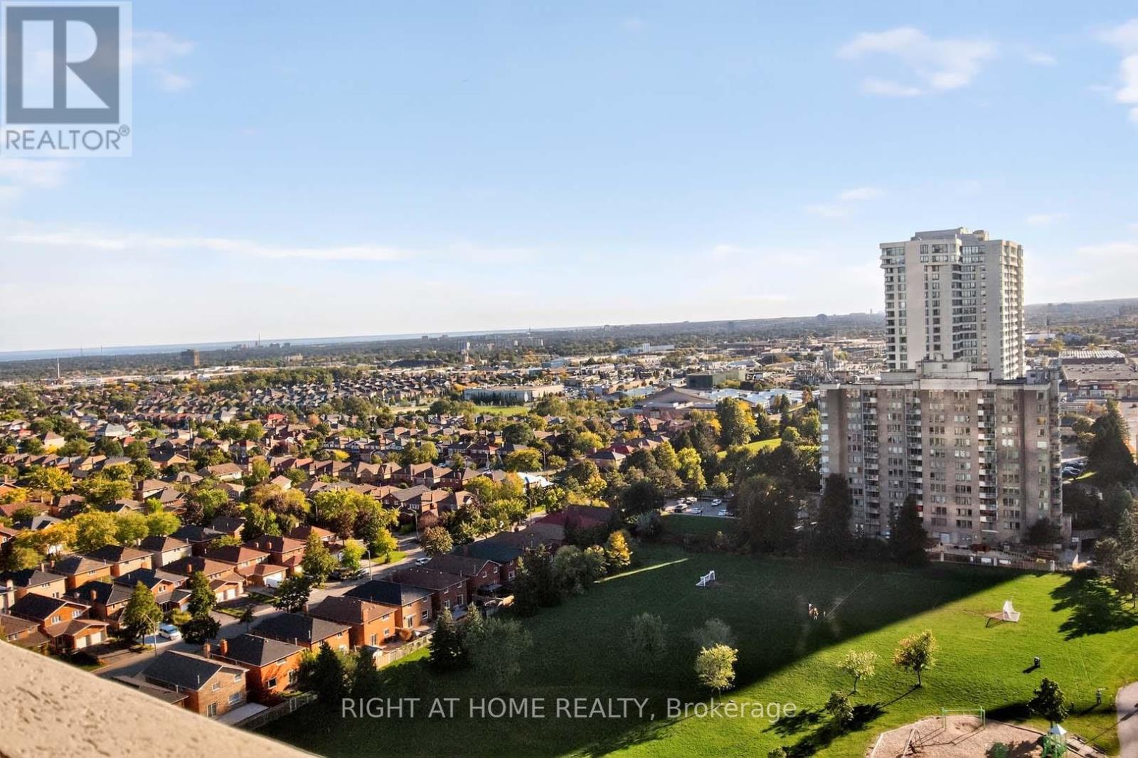 2204 - 400 Webb Drive, Mississauga, Ontario  L5B 3Z7 - Photo 37 - W12608322