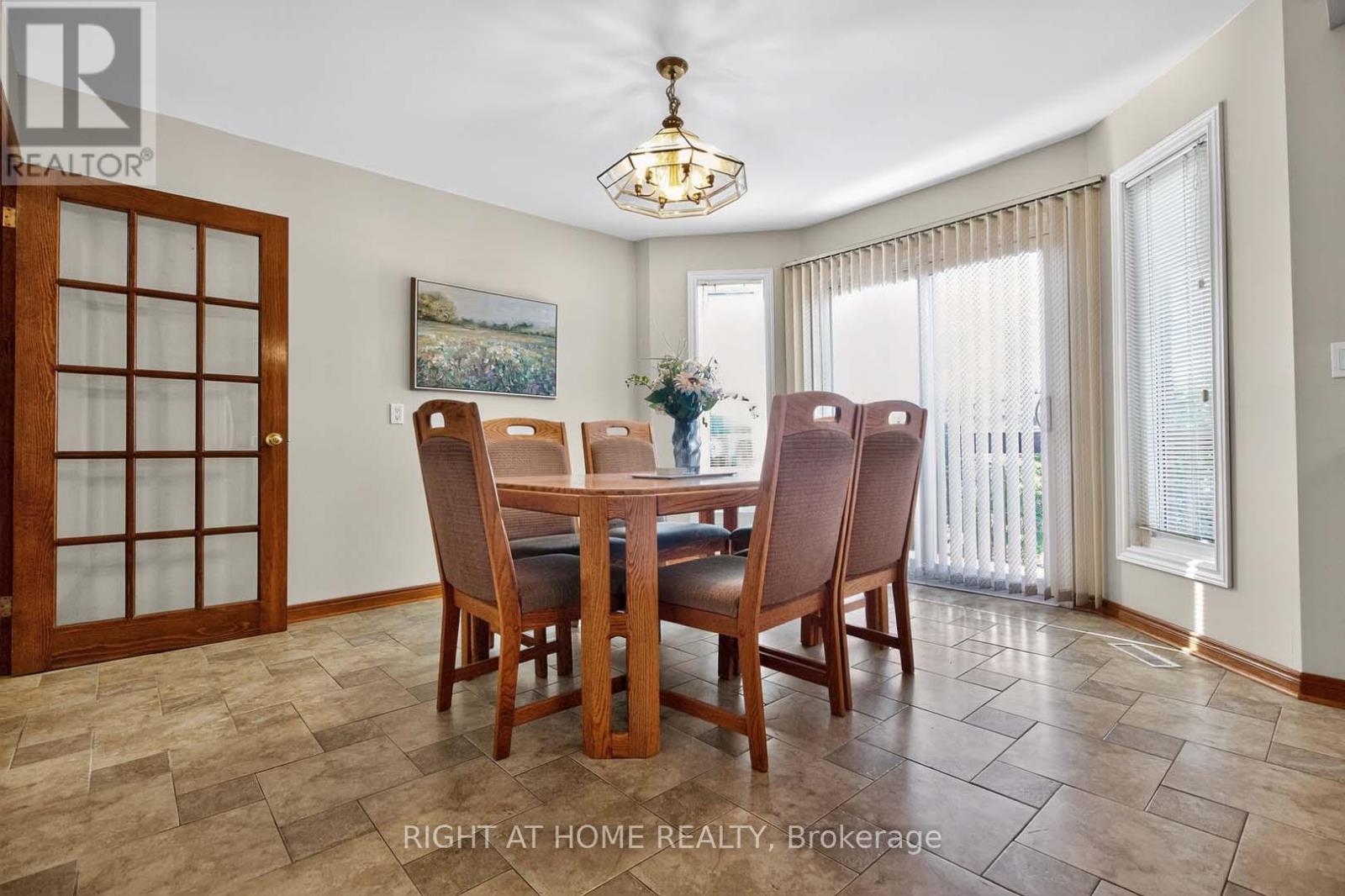 4433 Sedgefield Road, Mississauga, Ontario  L5M 3B6 - Photo 9 - W12468873