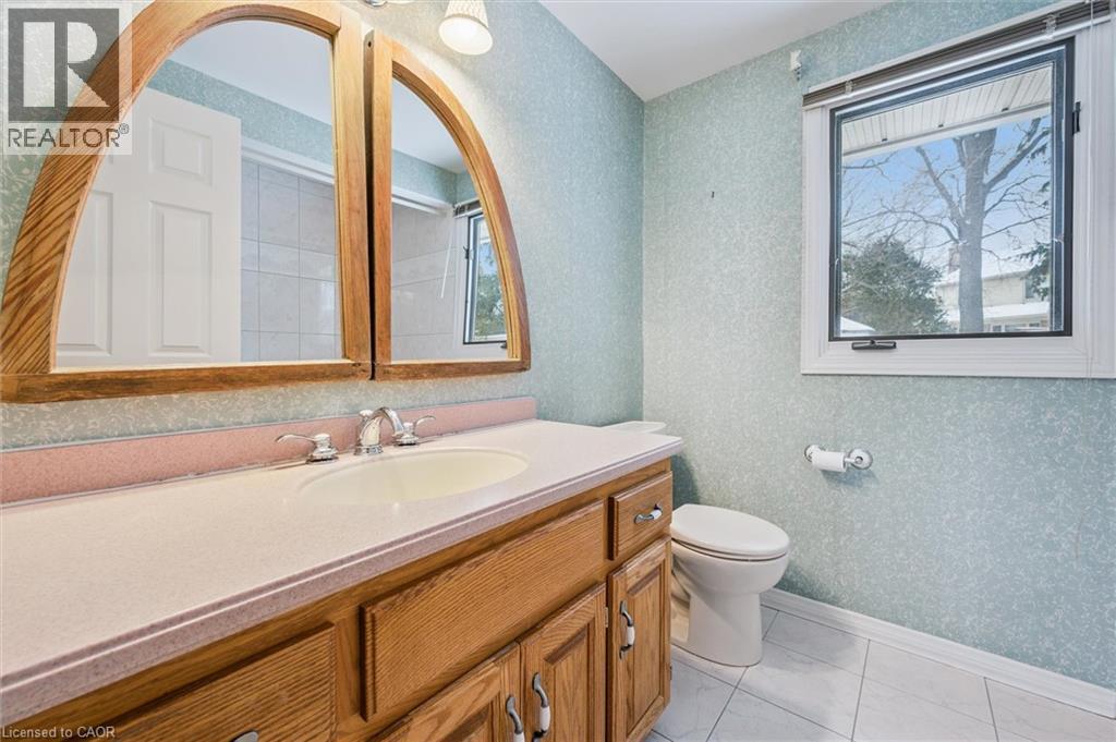 18 Woodview Court, Kitchener, Ontario  N2A 3E6 - Photo 18 - 40796298