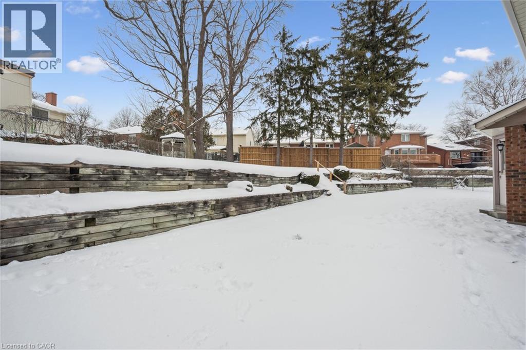 18 Woodview Court, Kitchener, Ontario  N2A 3E6 - Photo 31 - 40796298