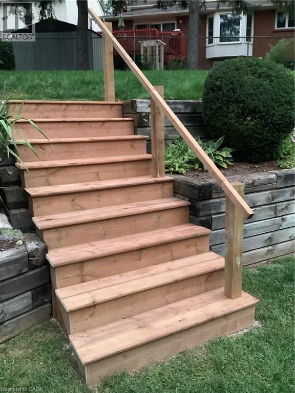 18 Woodview Court, Kitchener, Ontario  N2A 3E6 - Photo 38 - 40796298