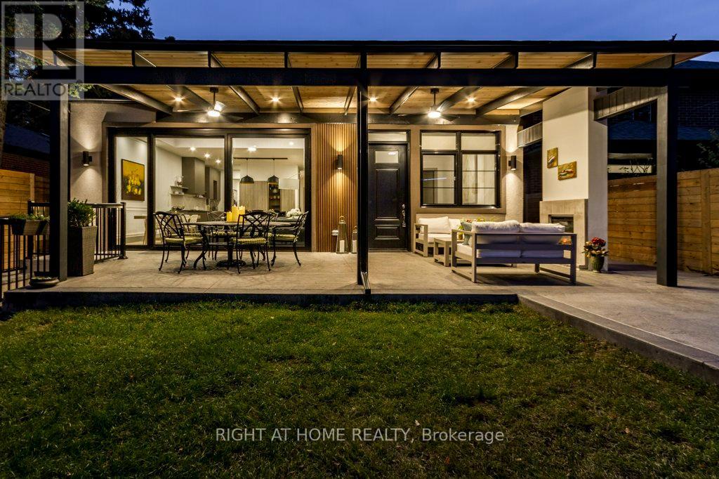 118 MARTIN GROVE ROAD, Toronto, Ontario