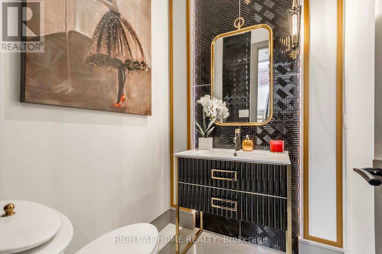 118 Martin Grove Road, Toronto, Ontario  M9B 4K5 - Photo 10 - W12670428