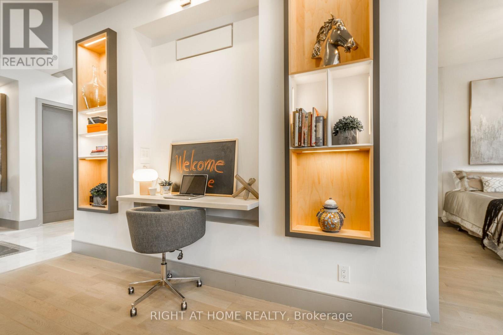 118 Martin Grove Road, Toronto, Ontario  M9B 4K5 - Photo 12 - W12670428