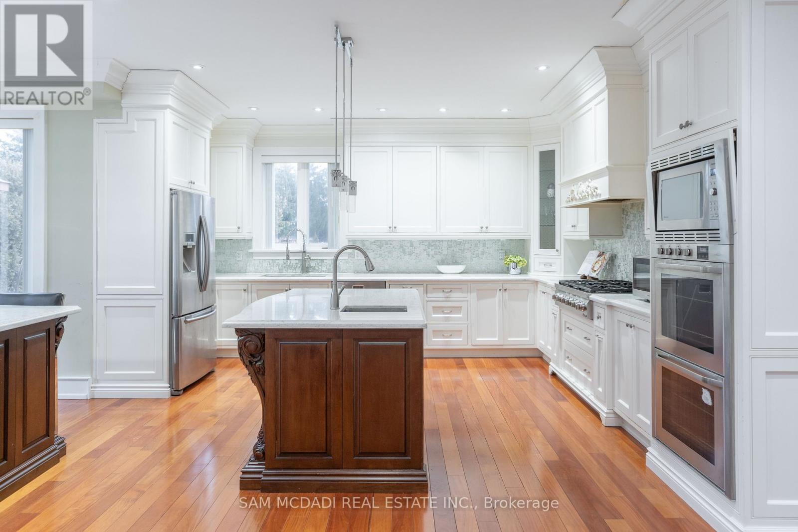 2489 Olinda Court, Mississauga, Ontario  L5C 4P5 - Photo 13 - W12670438