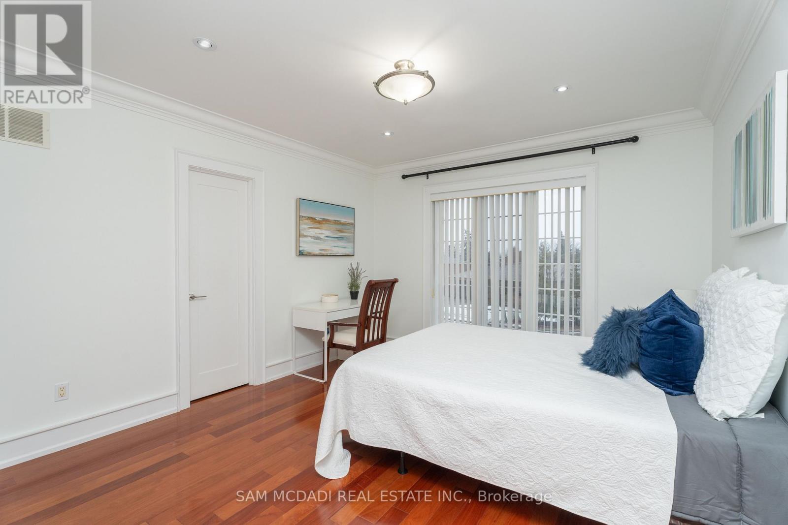 2489 Olinda Court, Mississauga, Ontario  L5C 4P5 - Photo 27 - W12670438