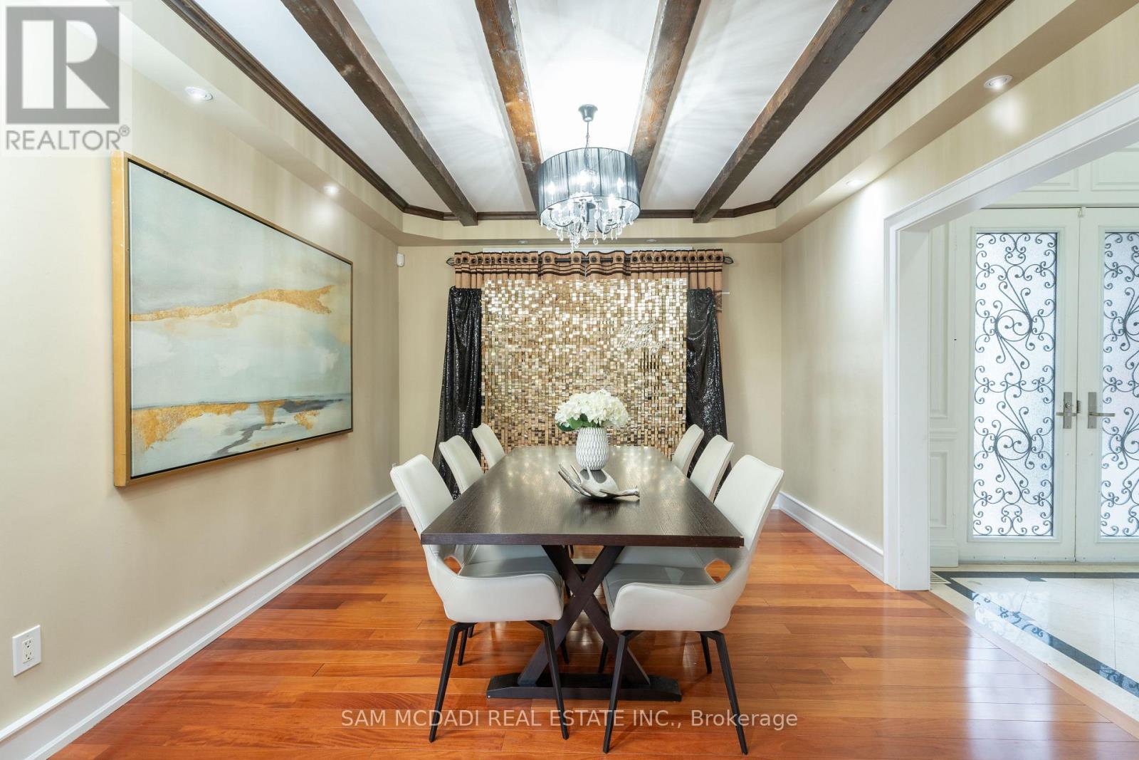 2489 Olinda Court, Mississauga, Ontario  L5C 4P5 - Photo 7 - W12670438