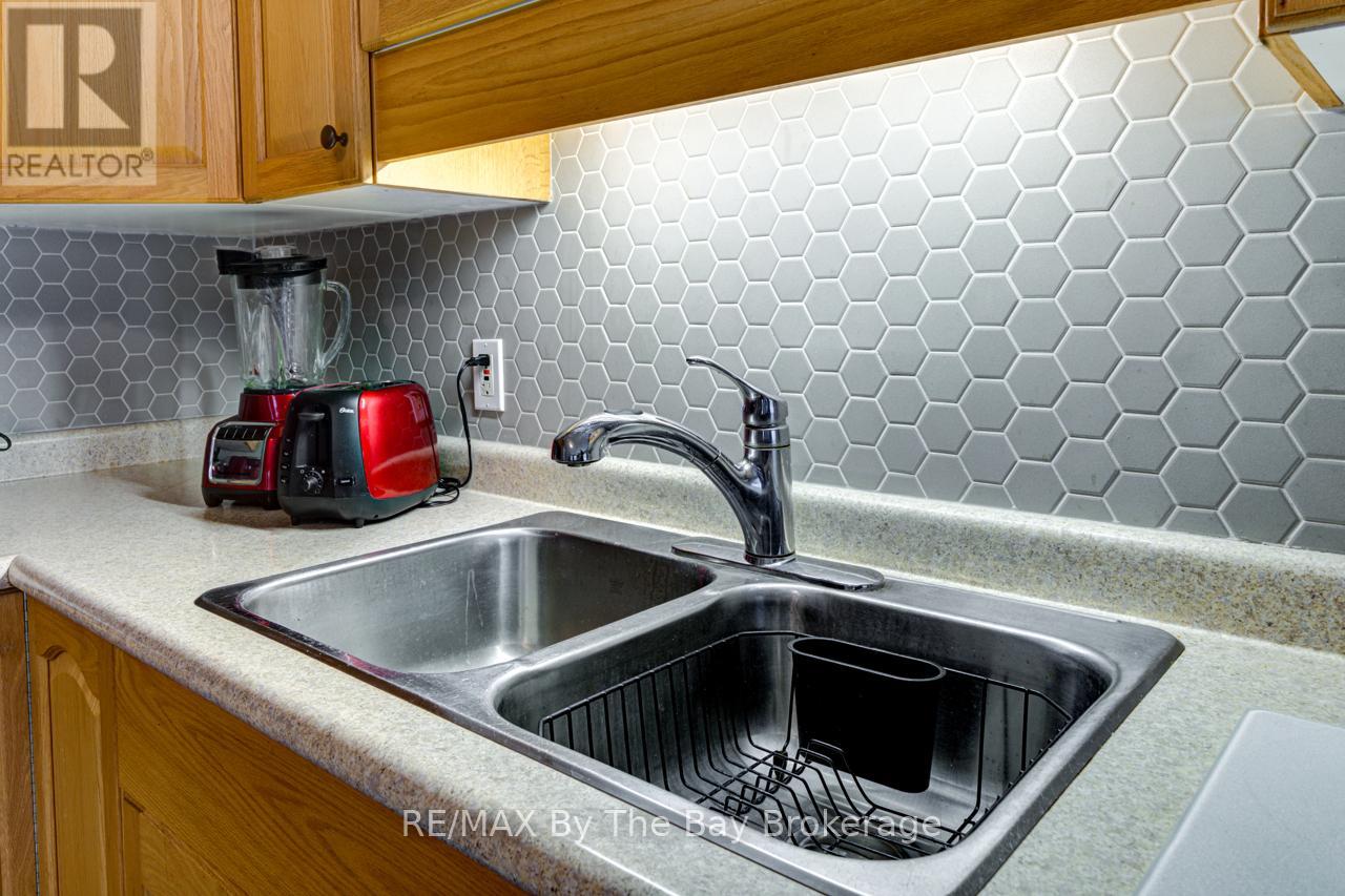 27 Pennsylvania Avenue E, Wasaga Beach, Ontario L9Z 3A8 - Photo 13 - S12670458