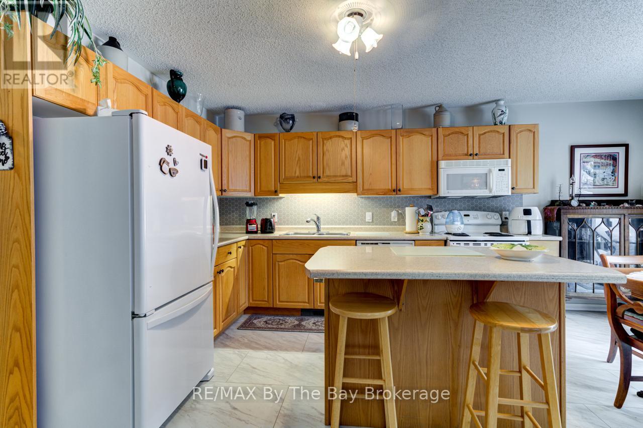 27 Pennsylvania Avenue E, Wasaga Beach, Ontario L9Z 3A8 - Photo 18 - S12670458