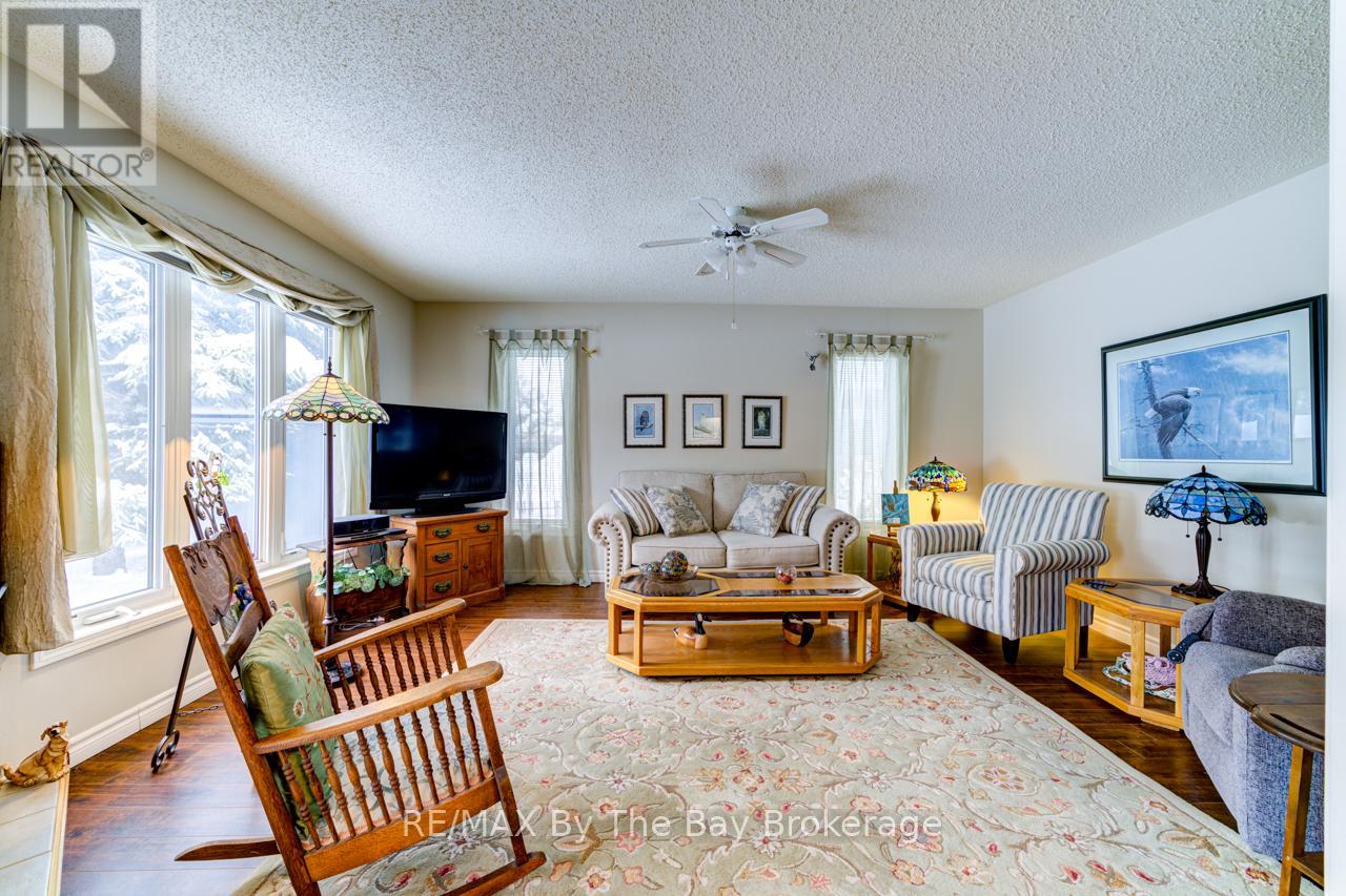 27 Pennsylvania Avenue E, Wasaga Beach, Ontario L9Z 3A8 - Photo 19 - S12670458