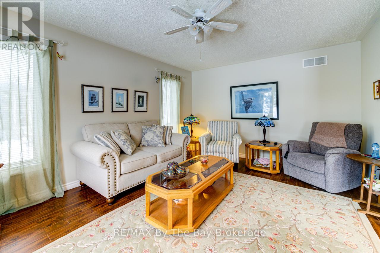 27 Pennsylvania Avenue E, Wasaga Beach, Ontario L9Z 3A8 - Photo 20 - S12670458