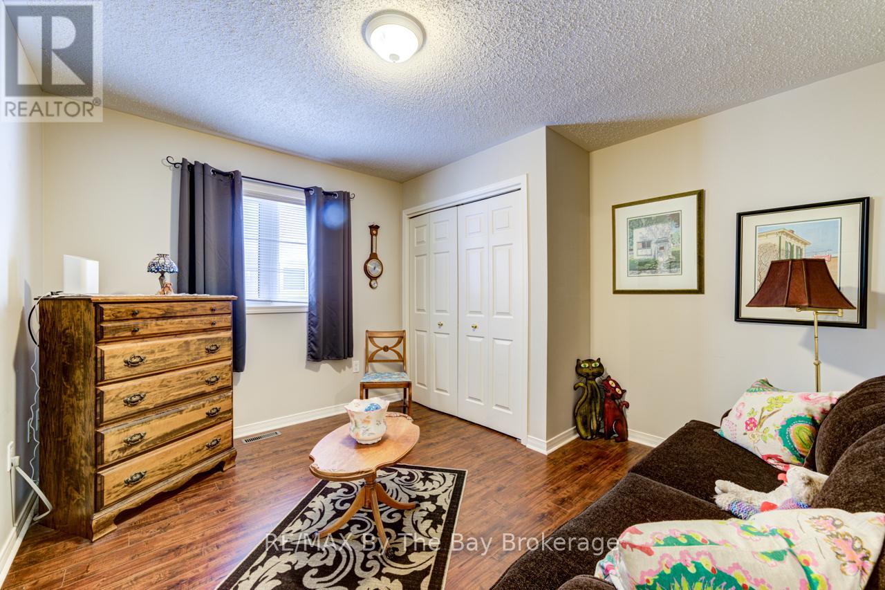 27 Pennsylvania Avenue E, Wasaga Beach, Ontario L9Z 3A8 - Photo 23 - S12670458