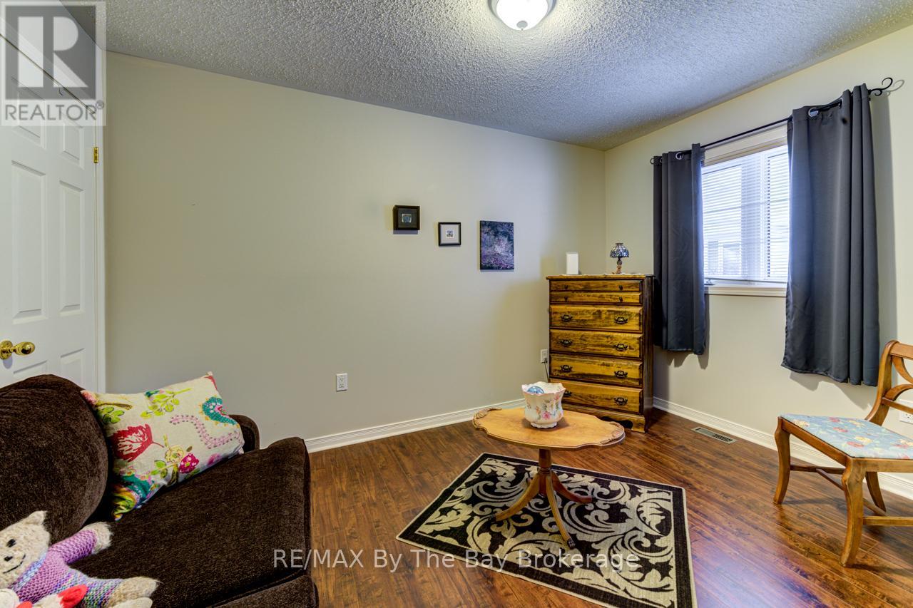 27 Pennsylvania Avenue E, Wasaga Beach, Ontario L9Z 3A8 - Photo 24 - S12670458