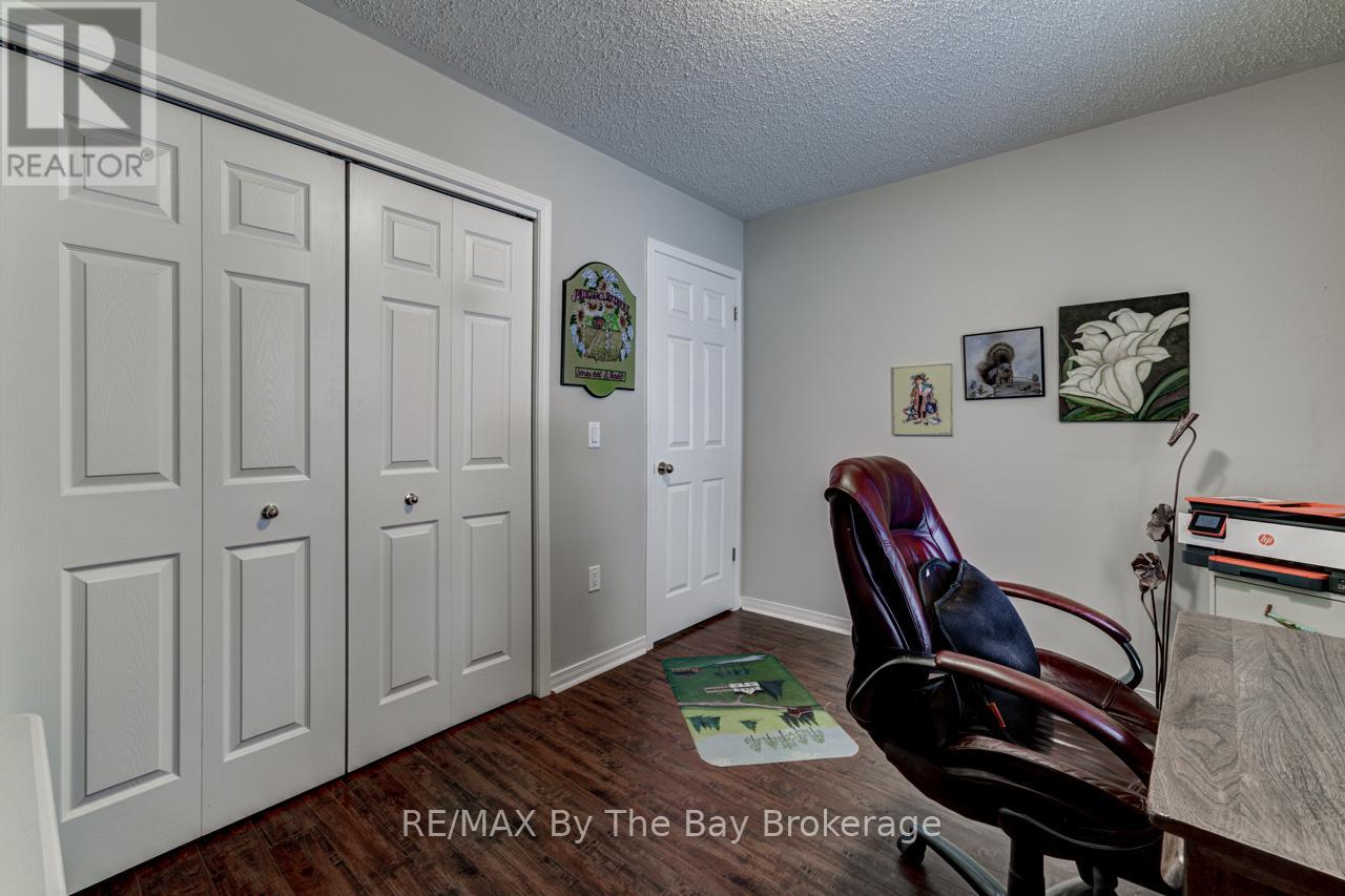 27 Pennsylvania Avenue E, Wasaga Beach, Ontario L9Z 3A8 - Photo 27 - S12670458