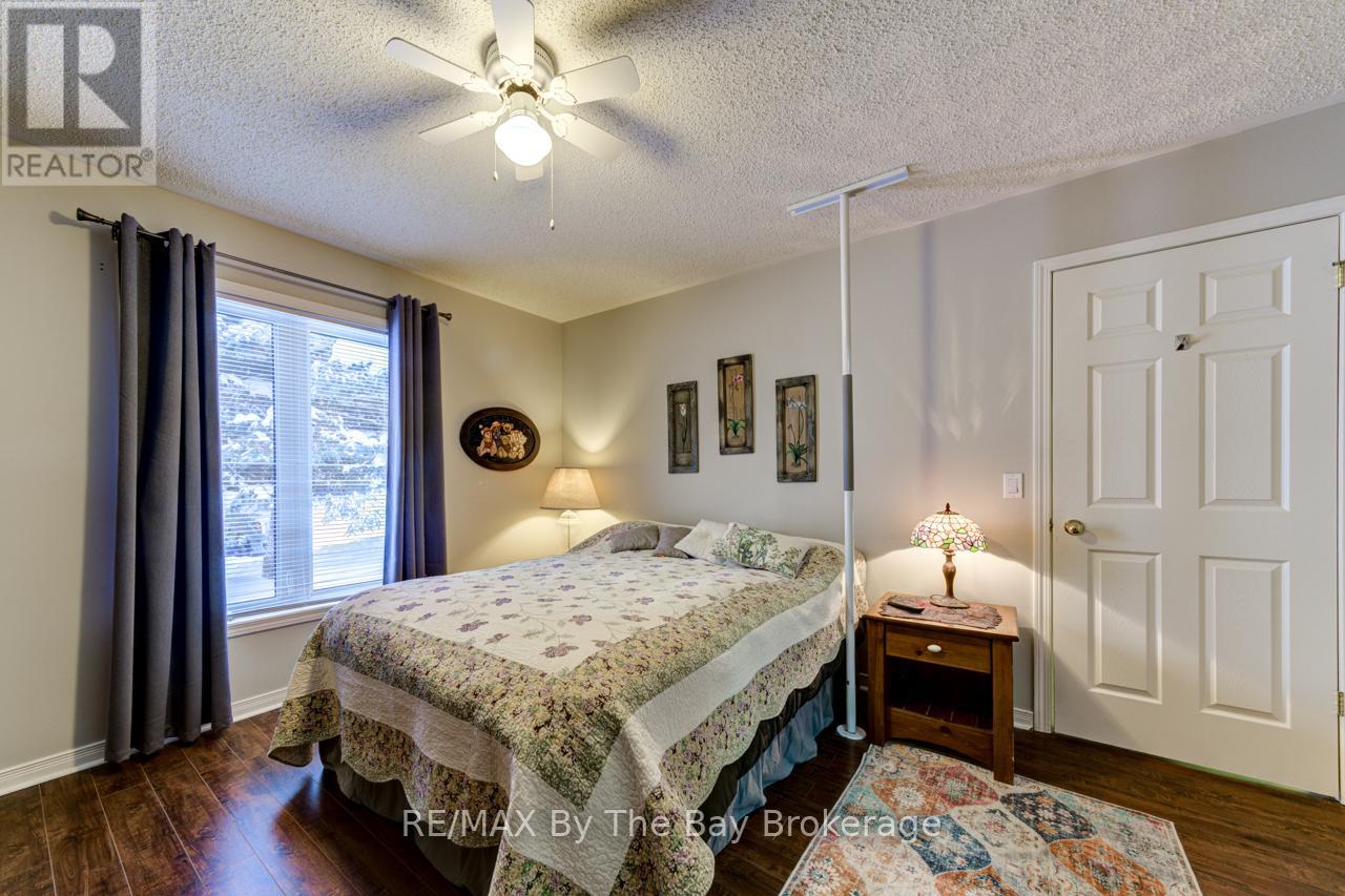 27 Pennsylvania Avenue E, Wasaga Beach, Ontario L9Z 3A8 - Photo 30 - S12670458