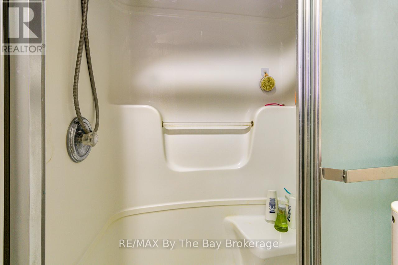 27 Pennsylvania Avenue E, Wasaga Beach, Ontario L9Z 3A8 - Photo 33 - S12670458