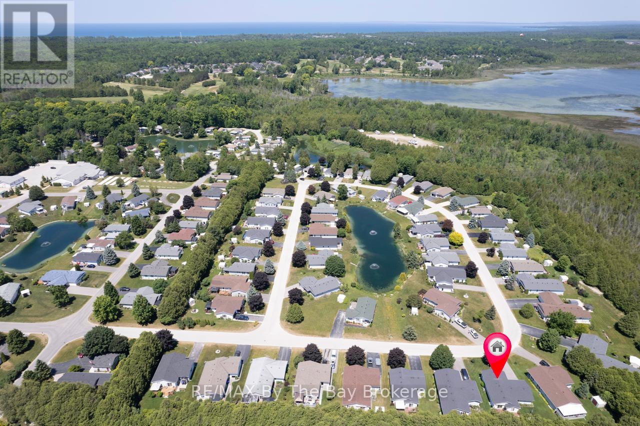 27 Pennsylvania Avenue E, Wasaga Beach, Ontario L9Z 3A8 - Photo 35 - S12670458