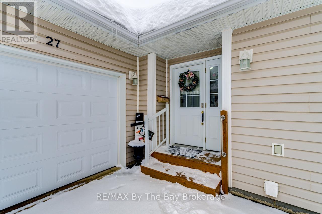 27 Pennsylvania Avenue E, Wasaga Beach, Ontario L9Z 3A8 - Photo 4 - S12670458