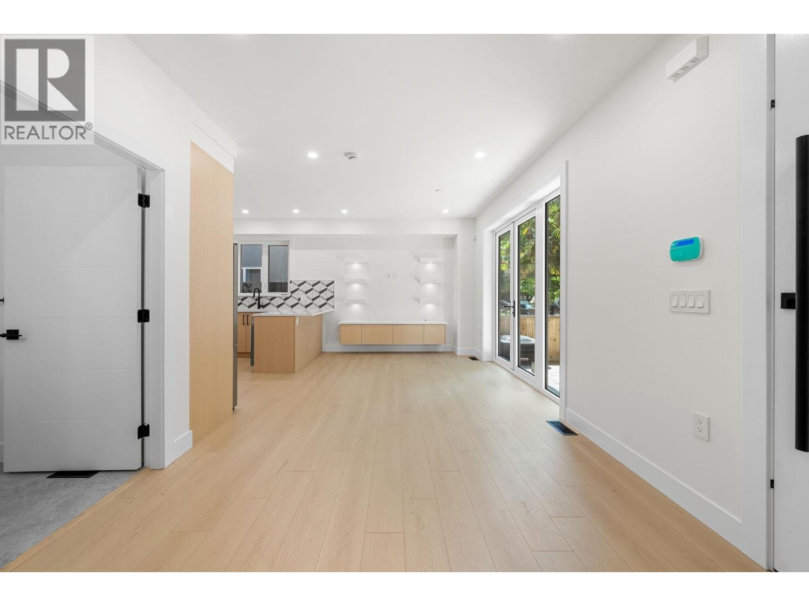 1 3425 Archimedes Street, Vancouver, British Columbia  V5R 4W4 - Photo 4 - R3076151