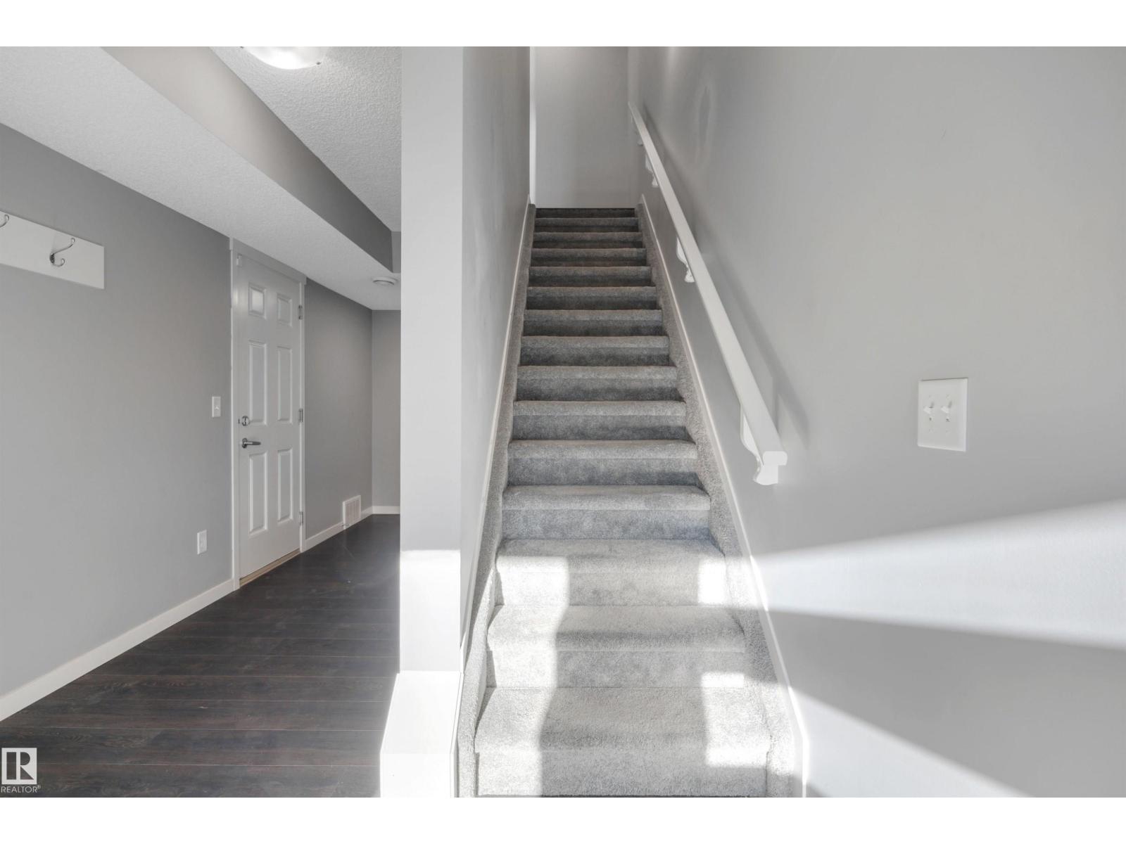 17236 9a Av Sw, Edmonton, Alberta  T6W 3V5 - Photo 3 - E4465882