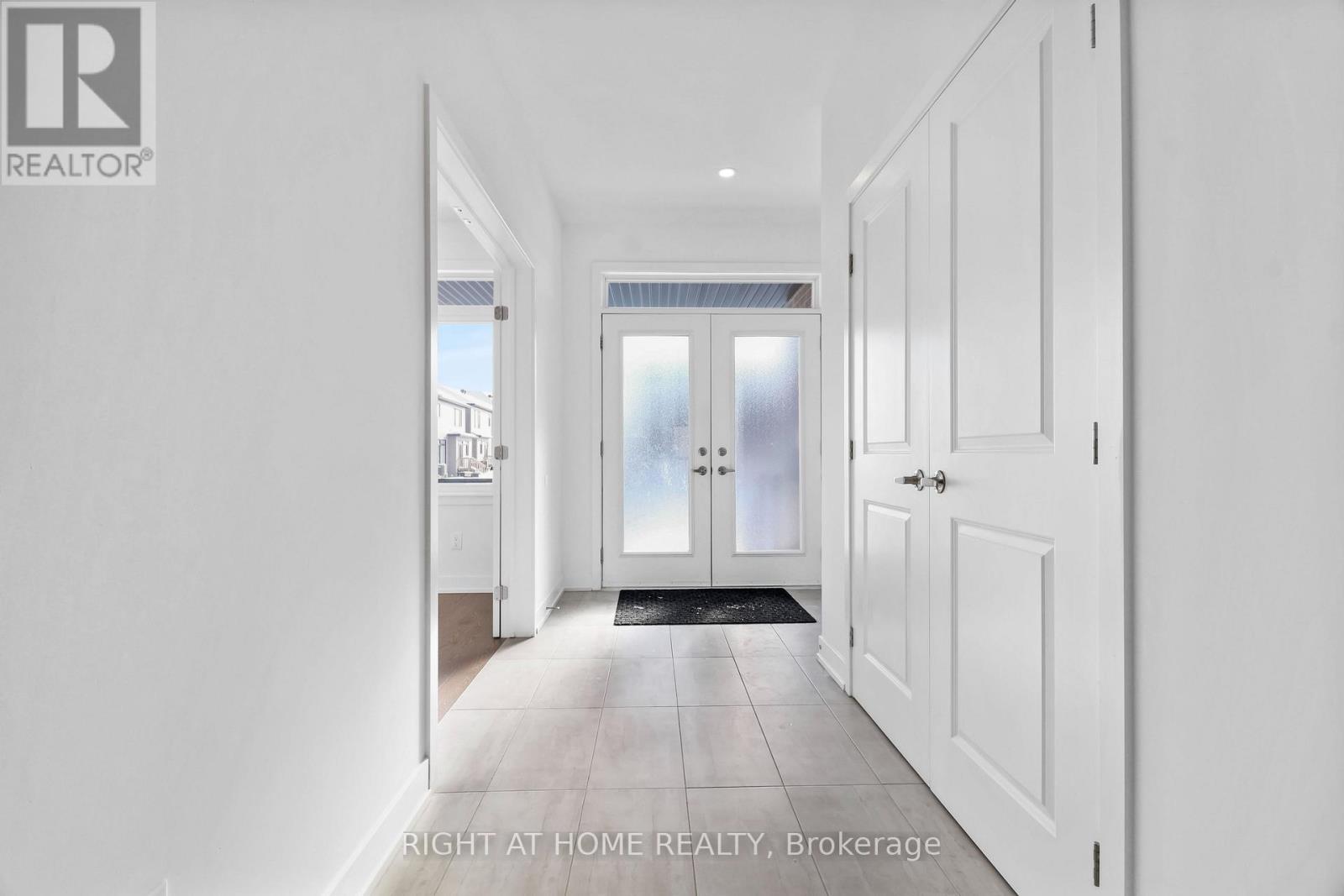 2020 Acoustic Way, Ottawa, Ontario  K4M 0L7 - Photo 2 - X12670482