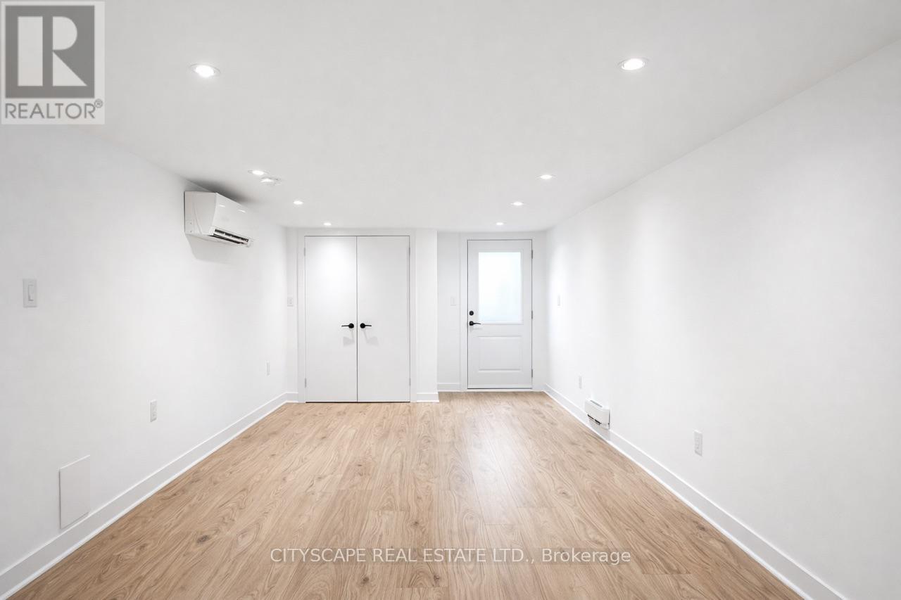 211-B - 211 Shaw Street, Toronto, Ontario  M6J 2W7 - Photo 3 - C12670486