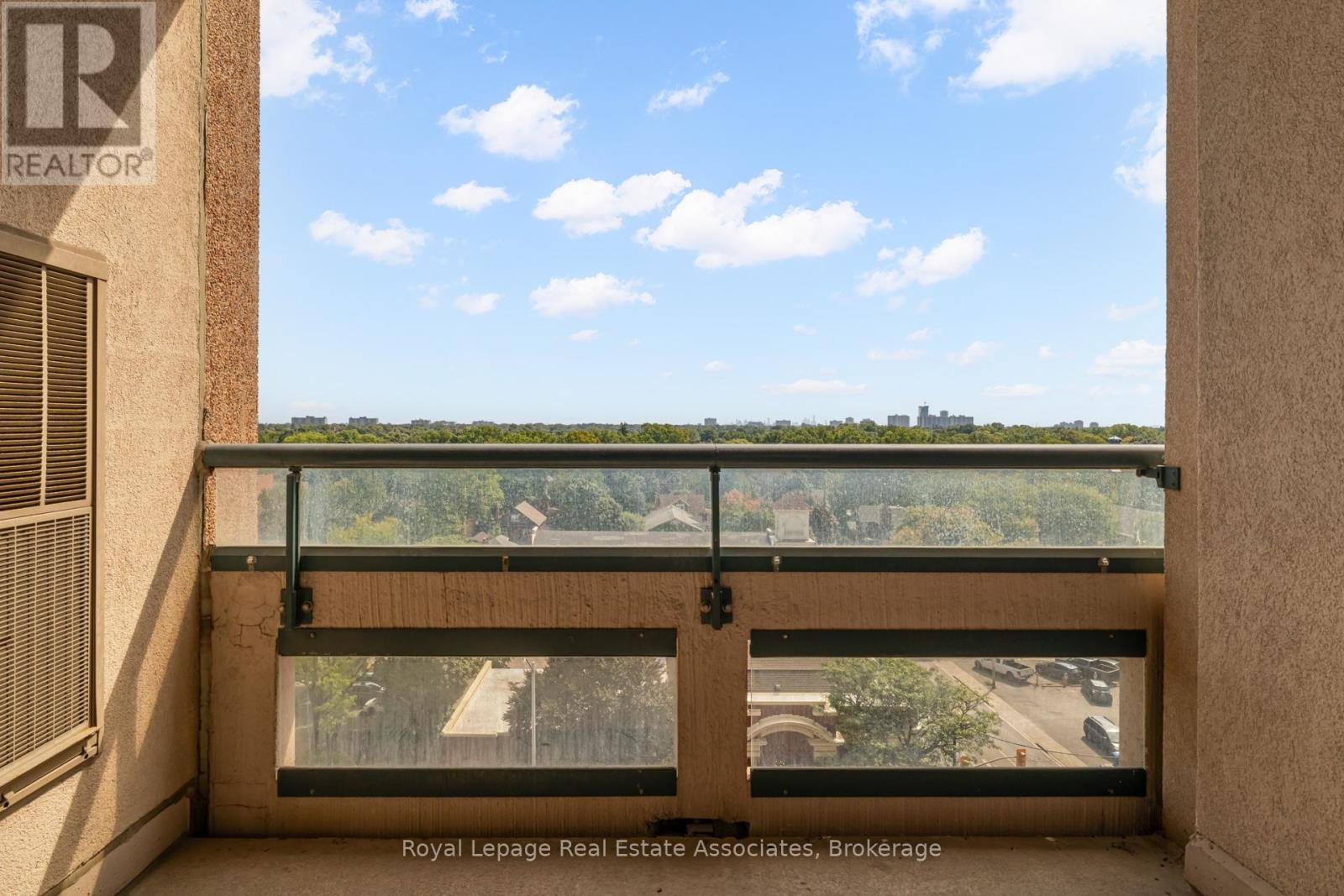 909 - 1 Belvedere Court, Brampton, Ontario  L6V 4M6 - Photo 9 - W12670476