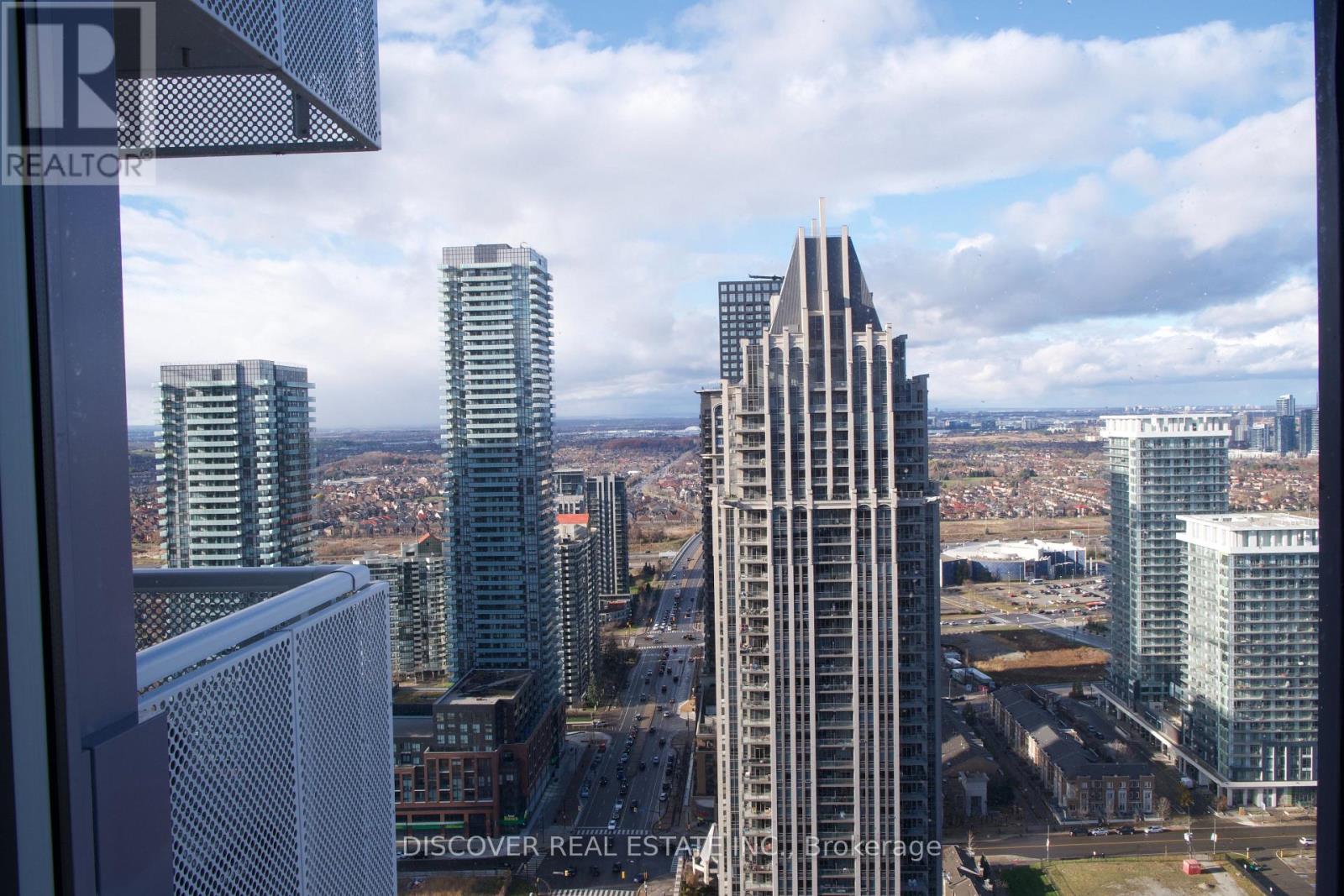 <div class="slider-price">$2,800 Monthly</div><p>3704 - 4065 Confederation Parkway, Mississauga, Ontario</p>