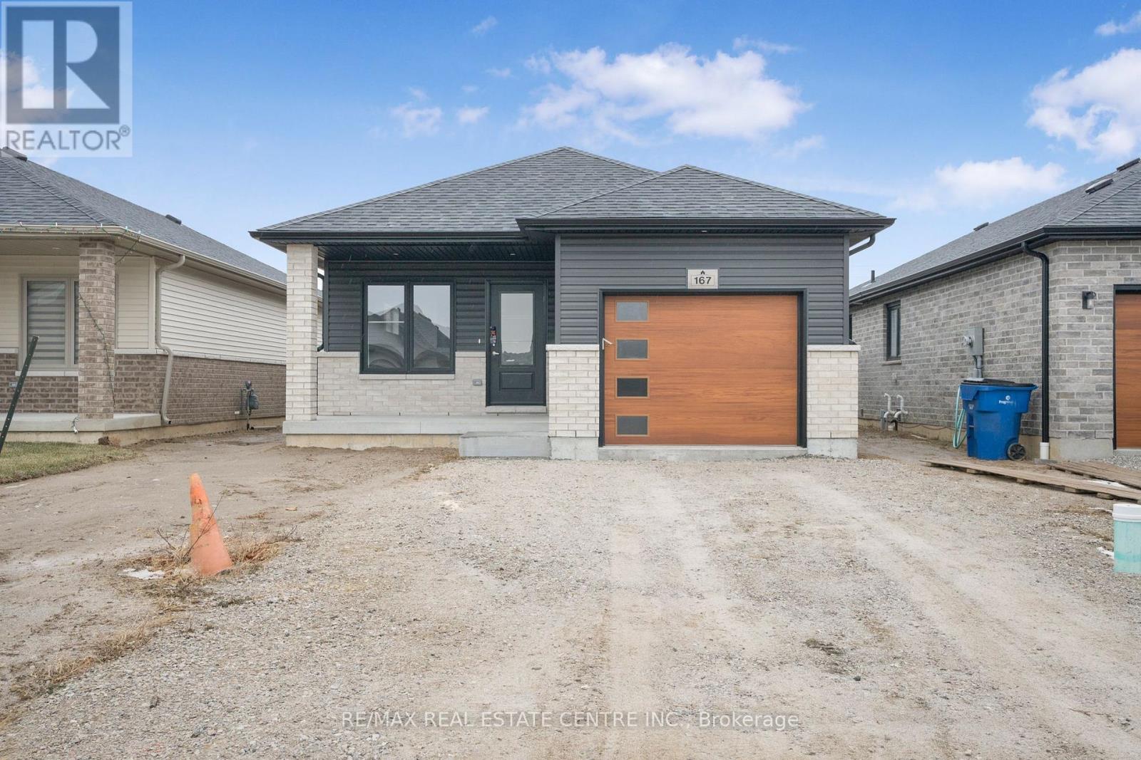 167 Ironwood Trail, Chatham-Kent, Ontario  N7M 0T3 - Photo 1 - X12670462