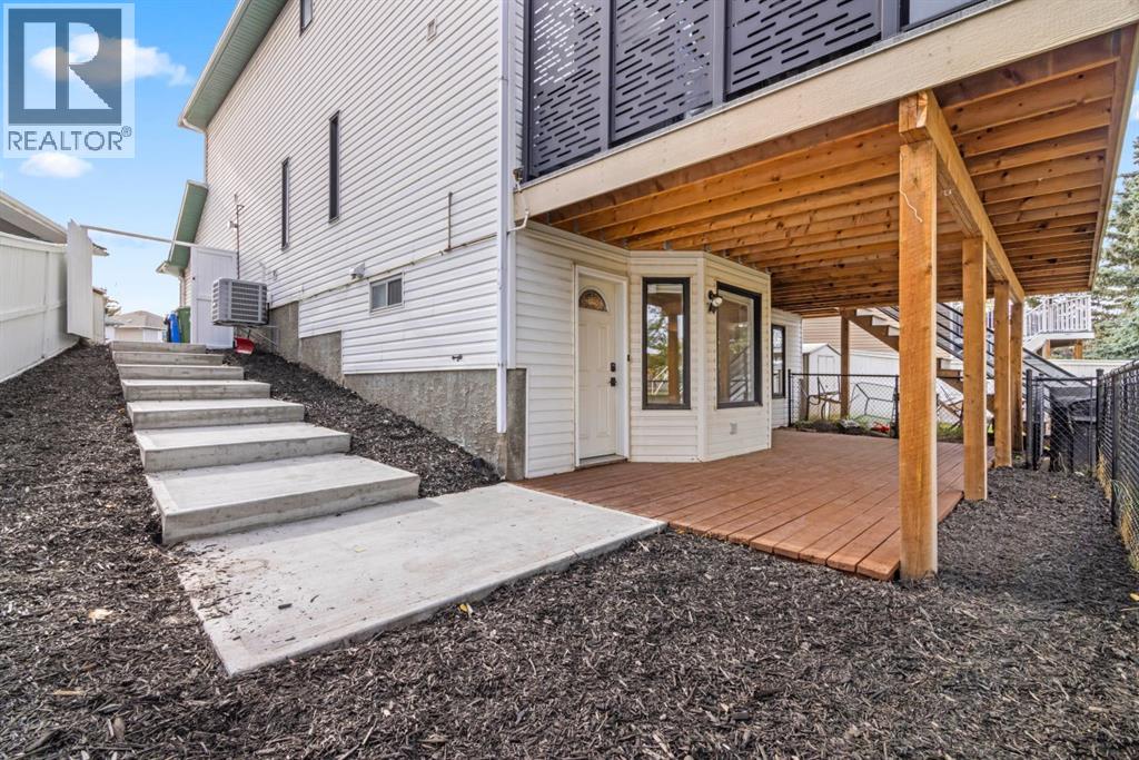435 Douglas Ridge Mews Se, Calgary, Alberta  T2Z 2M4 - Photo 30 - A2262784