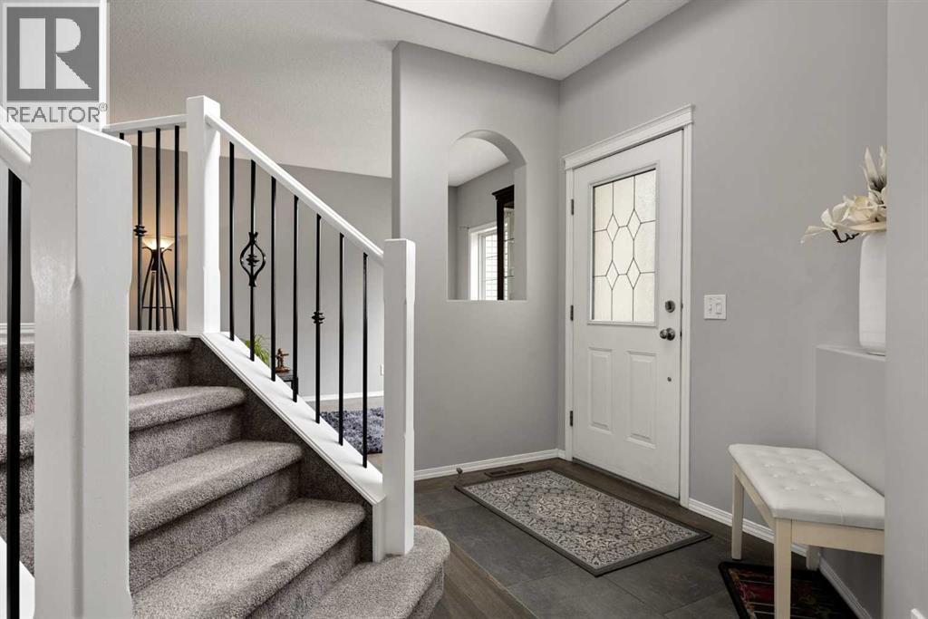 21 Cresthaven Way Sw, Calgary, Alberta  T3B 5X8 - Photo 6 - A2276574