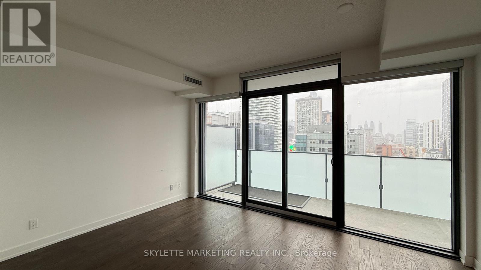 2314 - 25 Richmond Street E, Toronto, Ontario  M5C 0A6 - Photo 2 - C12670514