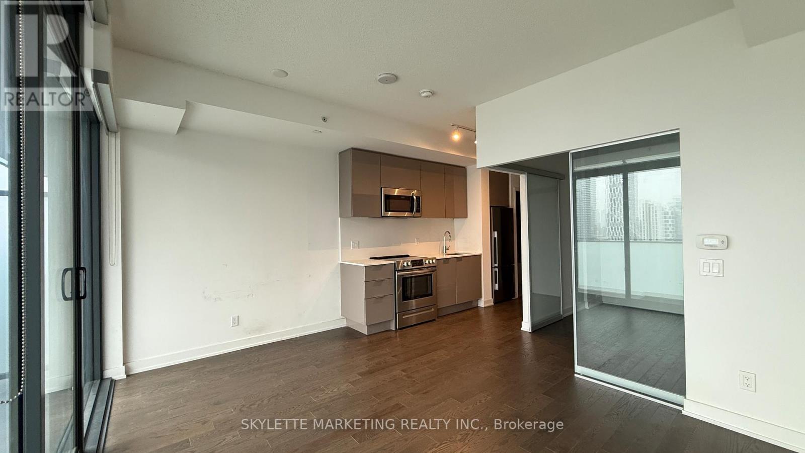 2314 - 25 Richmond Street E, Toronto, Ontario  M5C 0A6 - Photo 4 - C12670514